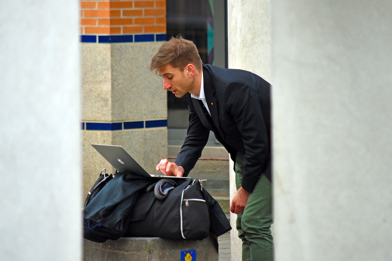 Avoiding Online Travel Scams